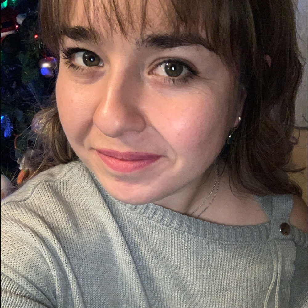 Meet your Posher, Daniela